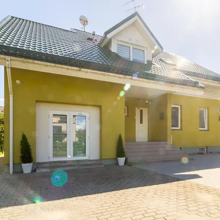 V36 Zemutine Studija Guest house *