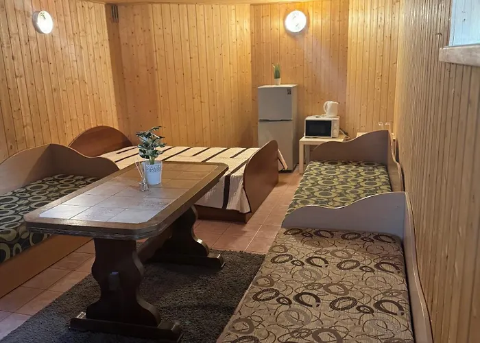 V36 Zemutine Studija בית הארחה